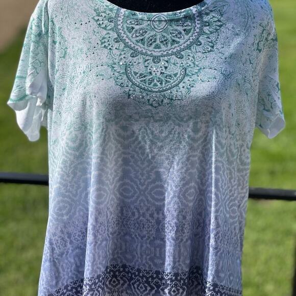 WORLD UNITY women’s XL ombré T-shirt, shades of blue and teal. - Picture 2 of 8